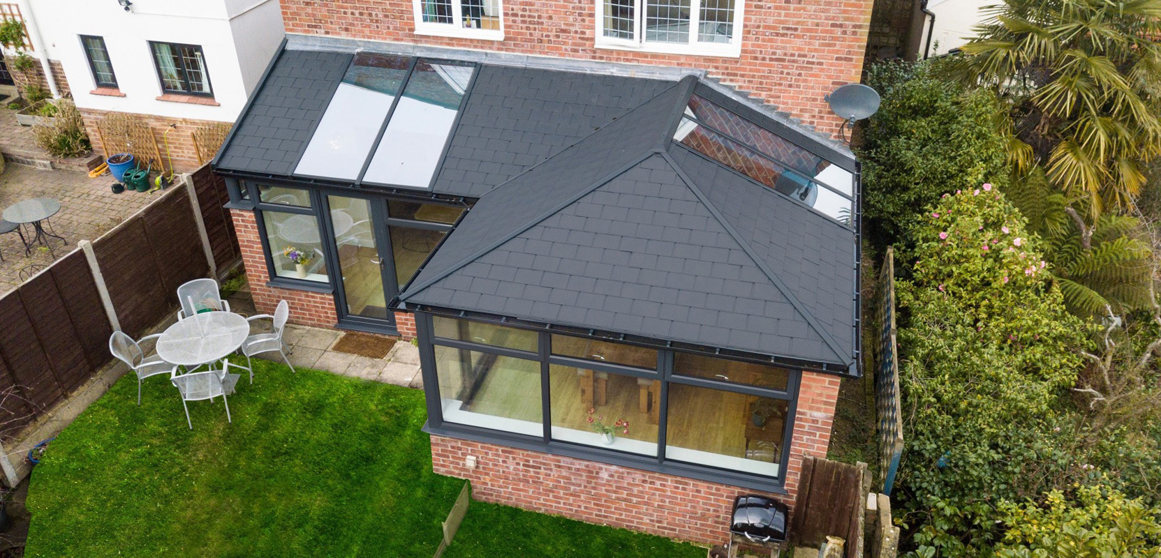 Photo of a tiled roof conservatory