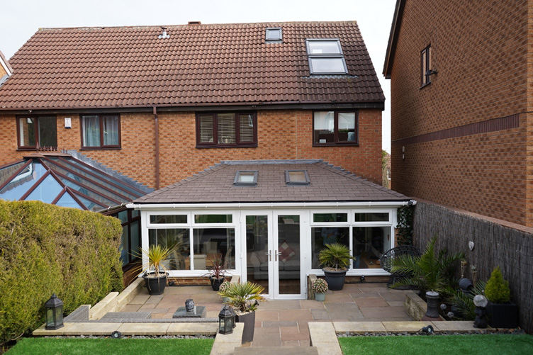 Photo of conservatory with tiled roof